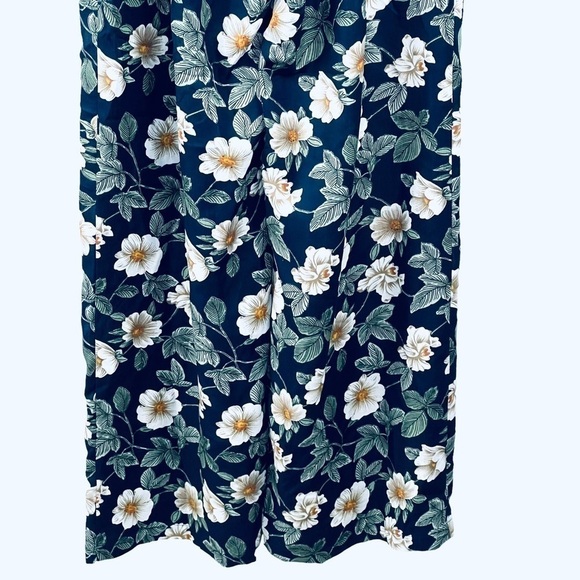 New-shop17 Floral Print Deep V-neck, Open Tie Back, Wide Leg One Piece Jump Suit - Picture 14 of 16